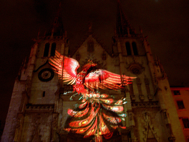 Illuminations de Lyon - Projection sur l'église Saint-Nizier (2005)